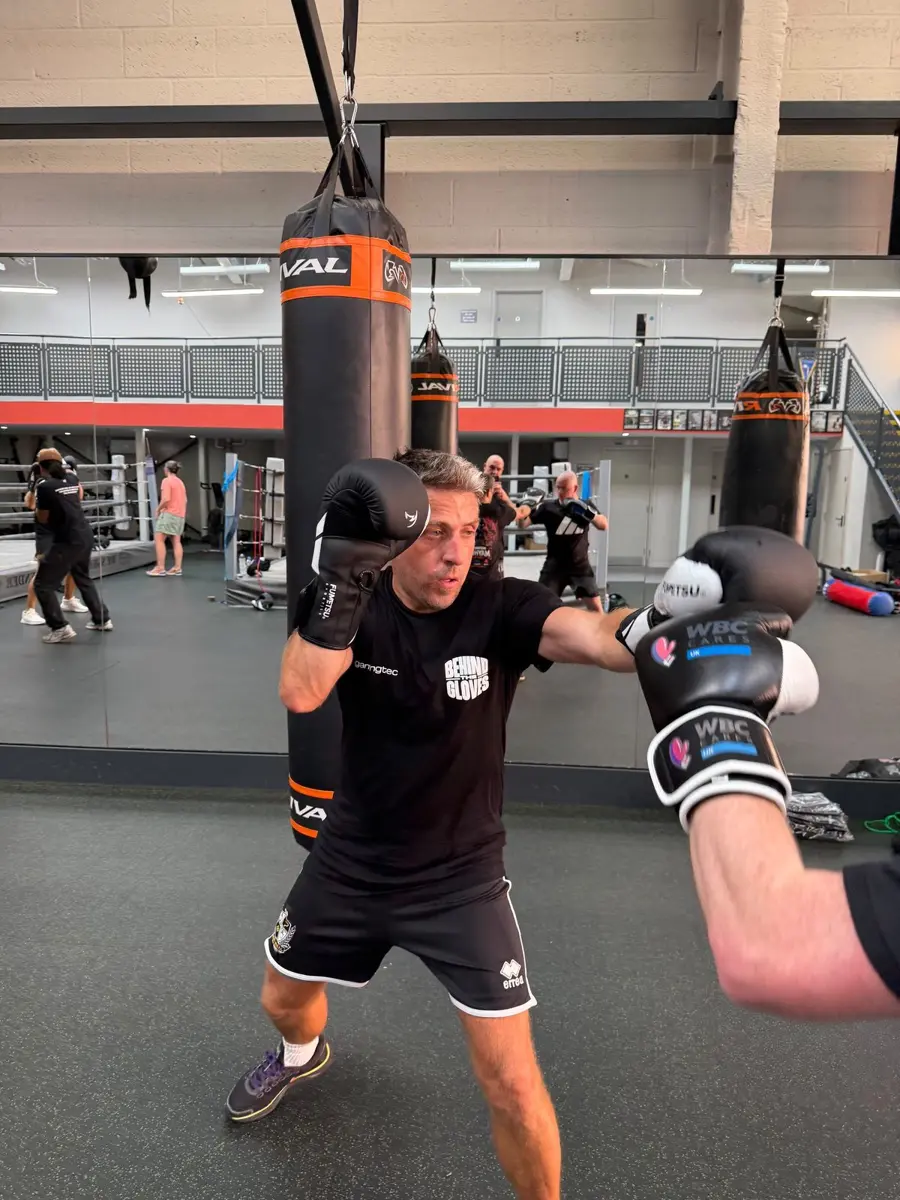Throwing the jab with WBC Cares UK gloves